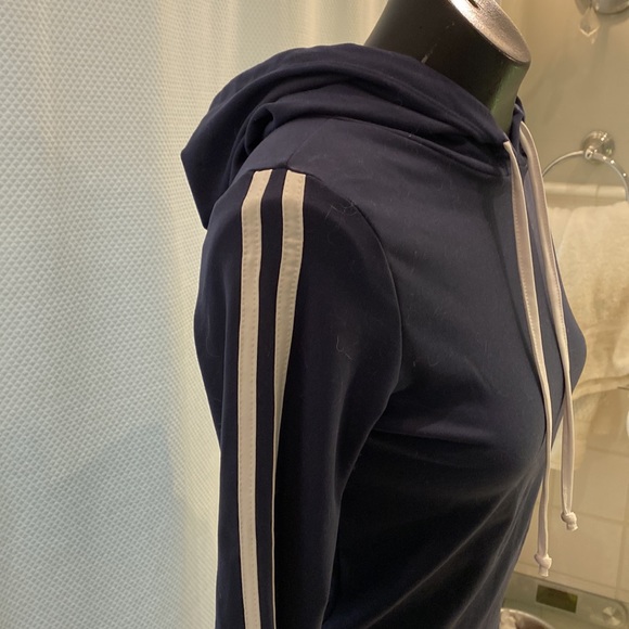 NEW mandee hoodie - Picture 2 of 3